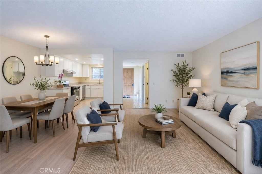 1008 Las Lomas Drive - Photo 0