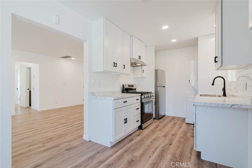 19427 Hart Street - Photo 8