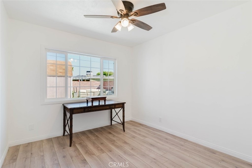 19427 Hart Street - Photo 15
