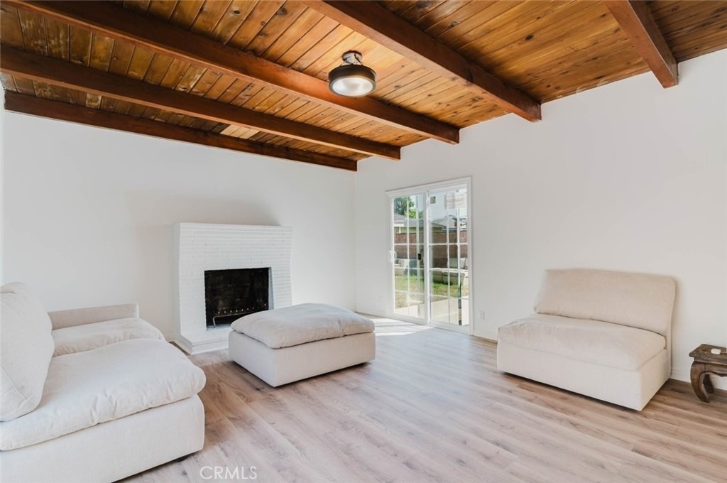 19427 Hart Street - Photo 6