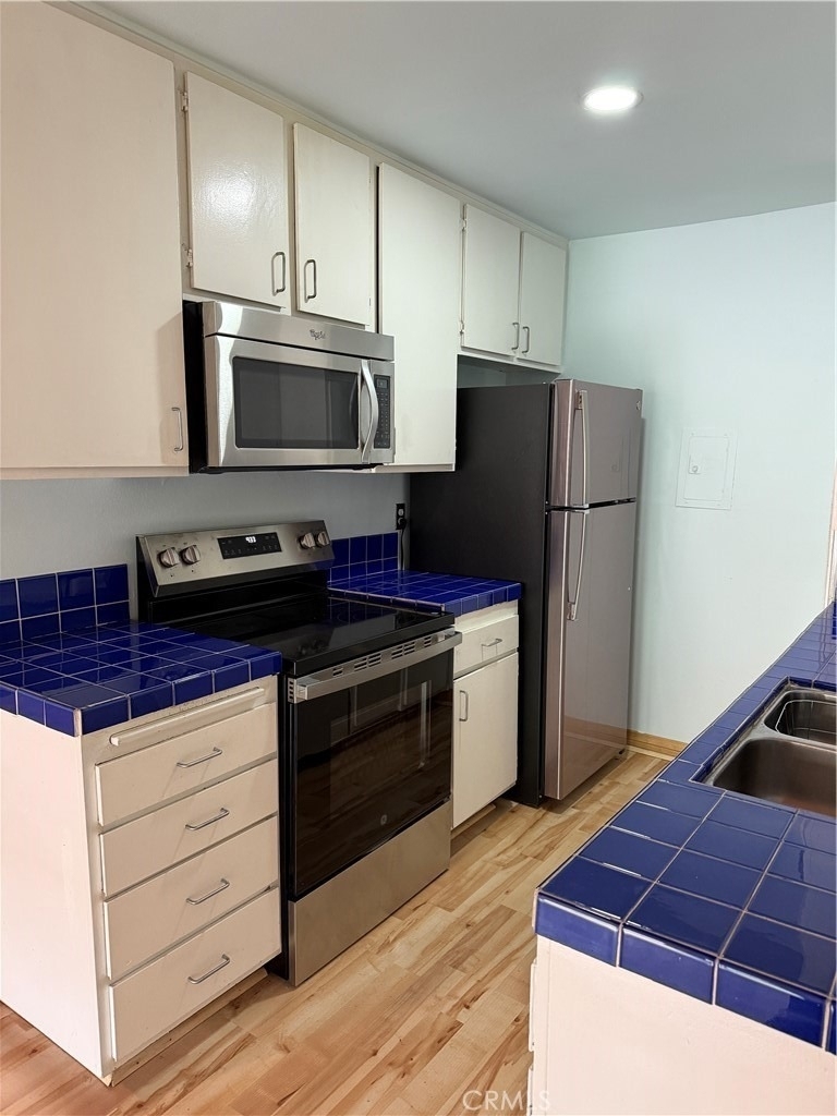 5460 White Oak - Photo 2