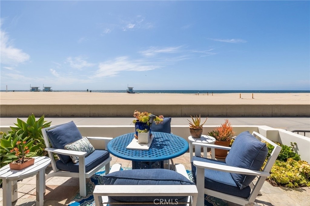 536 The Strand - Photo 8
