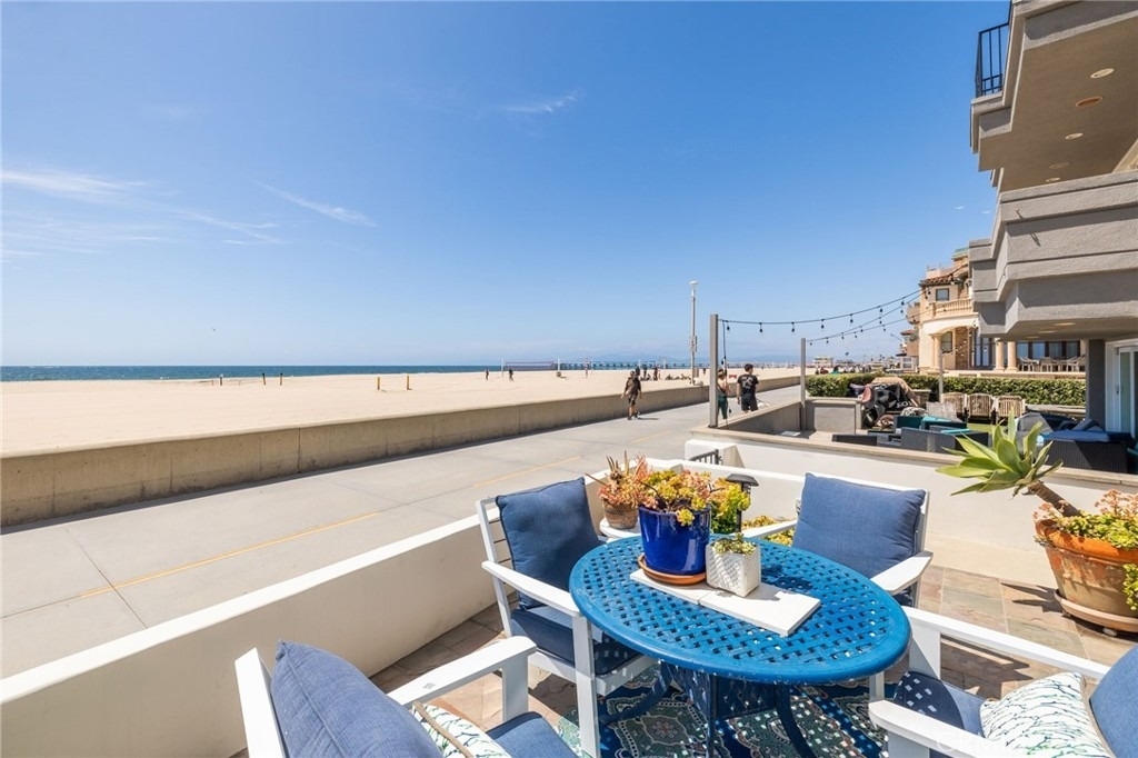 536 The Strand - Photo 9