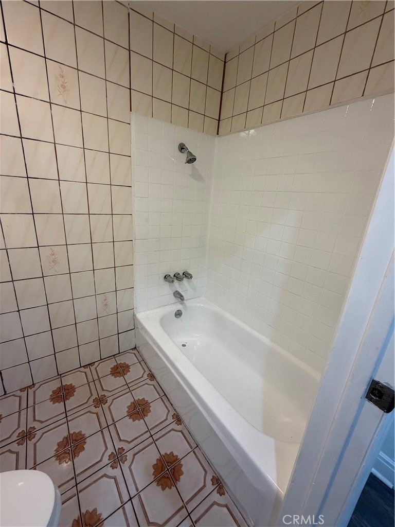 1802 E Glenoaks - Photo 5