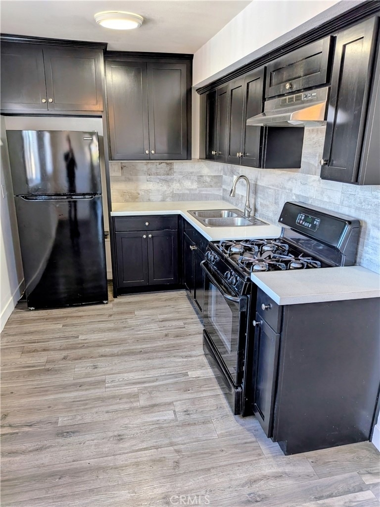 1708 Pine Avenue - Photo 2