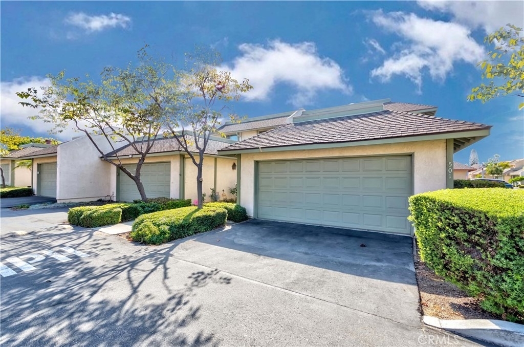 501 Pecan Way - Photo 1