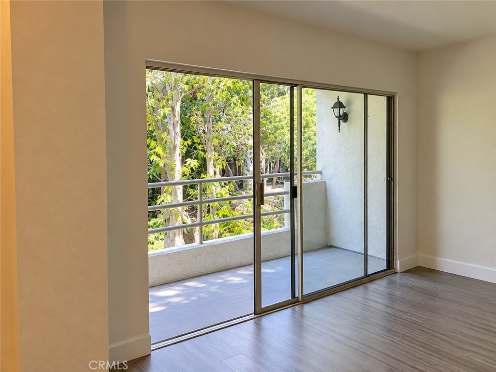1131 Alta Loma Road - Photo 4