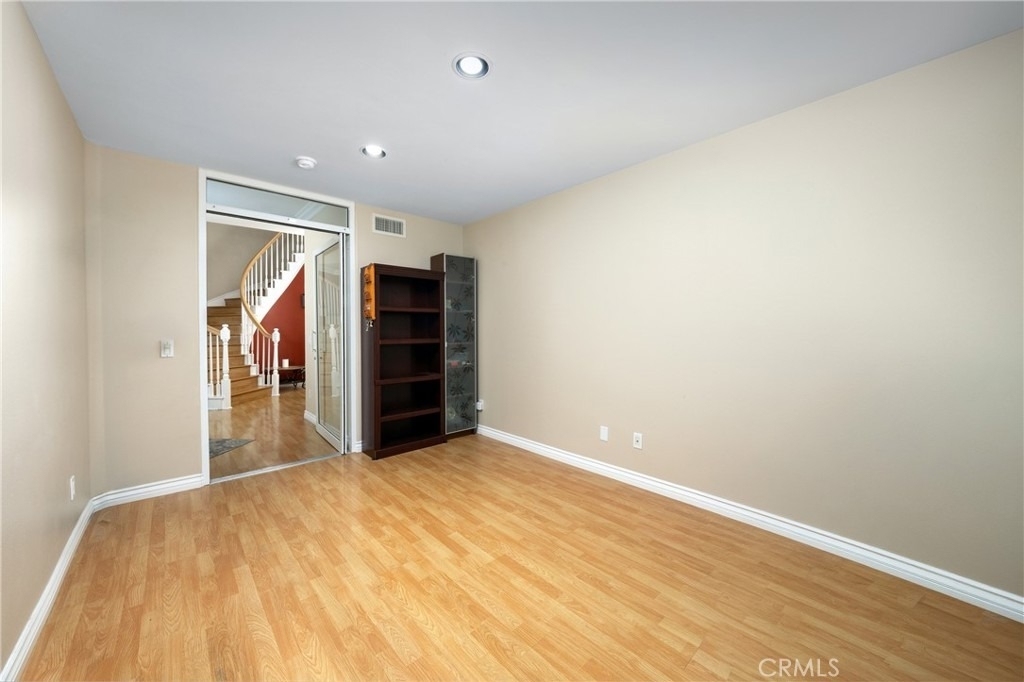 21 Foxcrest - Photo 38