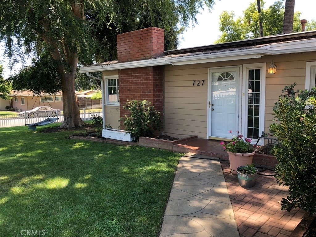 727 E Palm Avenue - Photo 2