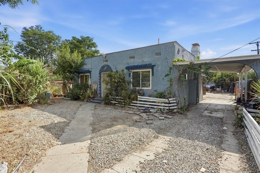 1707 N Arrowhead - Photo 0