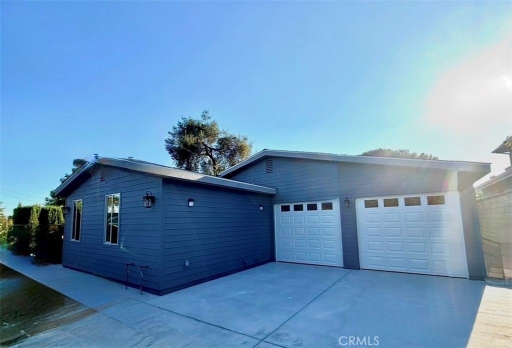 217 N Shamrock - Photo 0