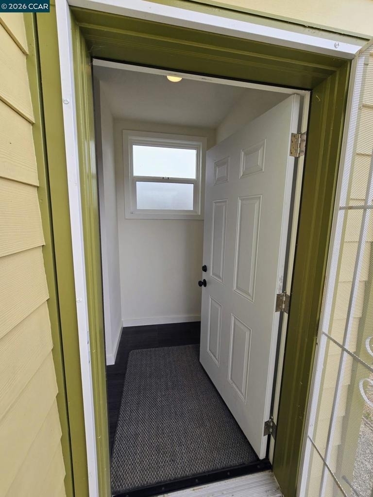 901 Pine St - Photo 2