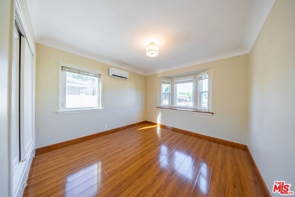 2551 S Bentley Avenue - Photo 9
