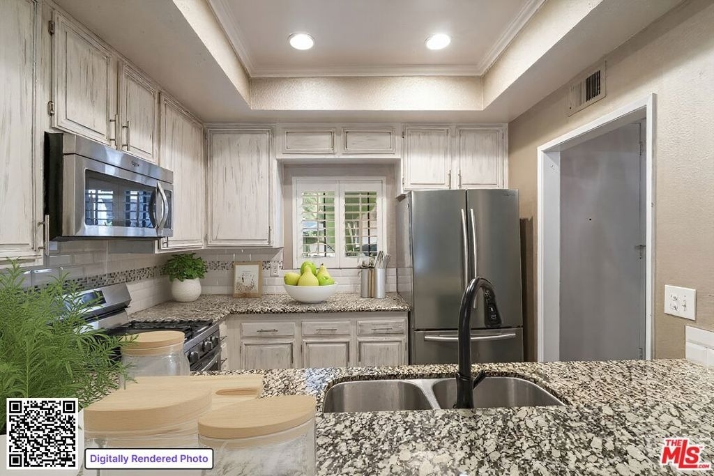 3480 Barham Boulevard - Photo 4