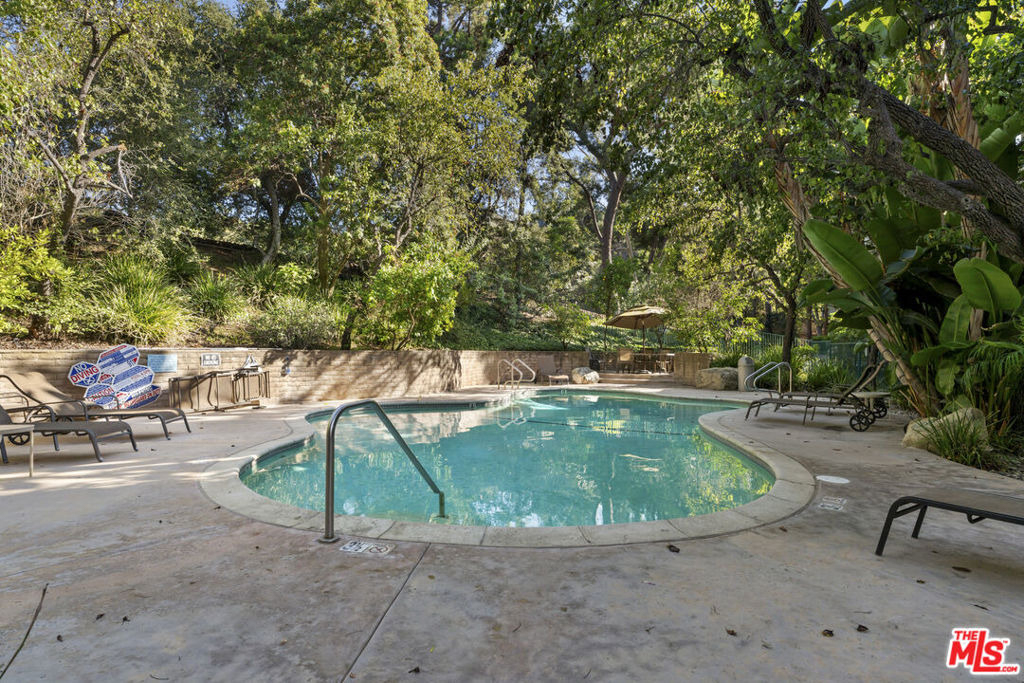 3480 Barham Boulevard - Photo 15