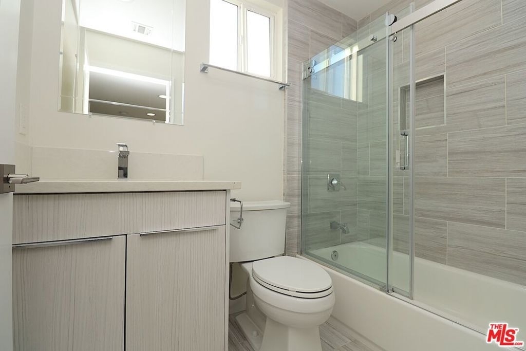 2121 S Burnside Avenue - Photo 33