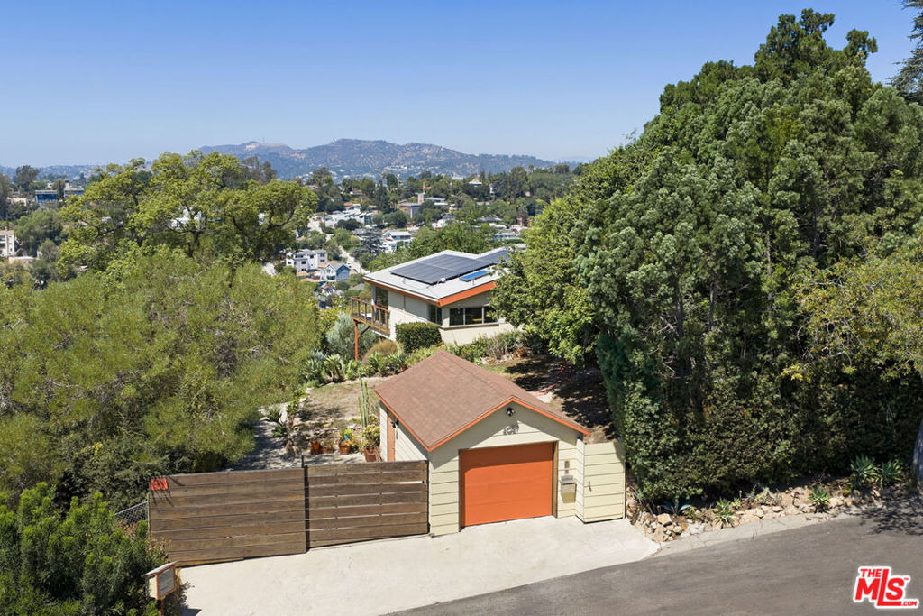 2021 Park Drive - Photo 0