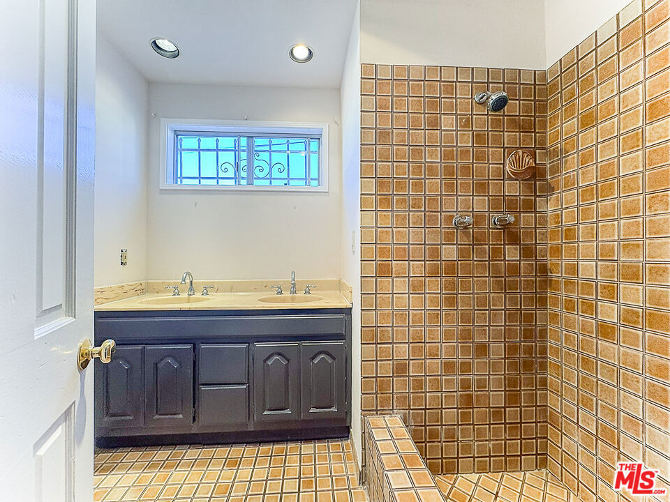 2445 22nd Street - Photo 51