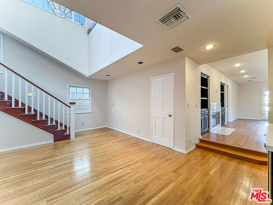 2445 22nd Street - Photo 2