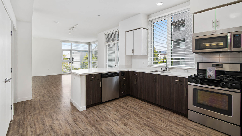 1333 Powell Street - Photo 6
