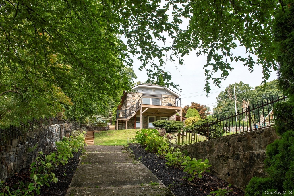 112 W Lake Boulevard - Photo 5