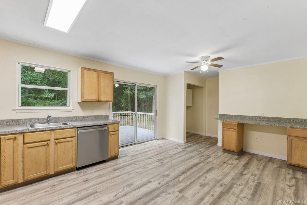22 Red Maple Road - Photo 12