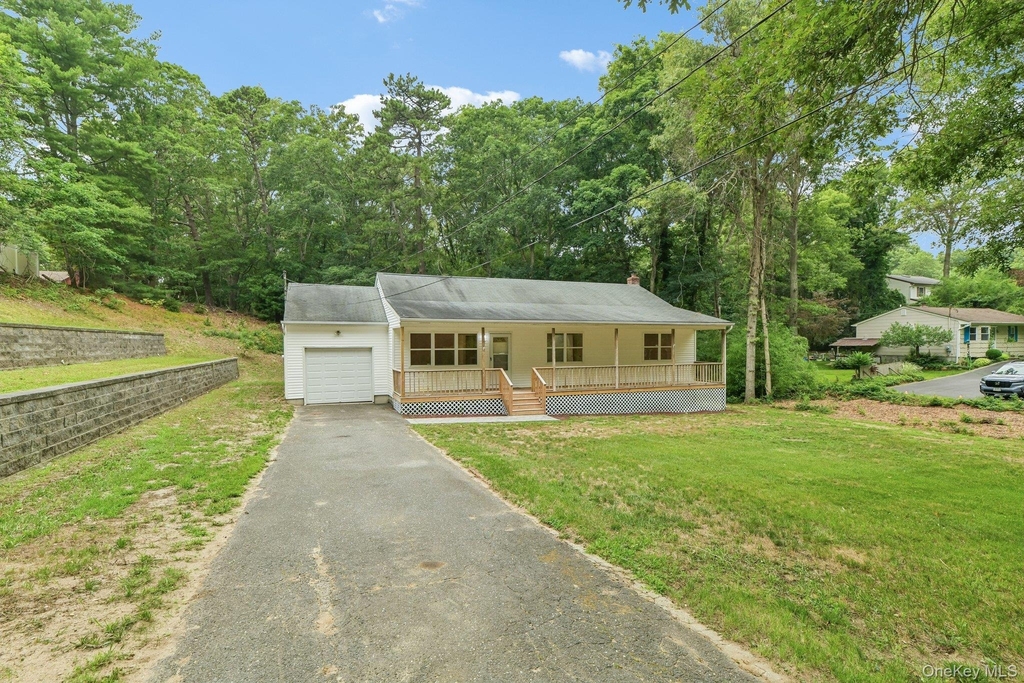 22 Red Maple Road - Photo 3