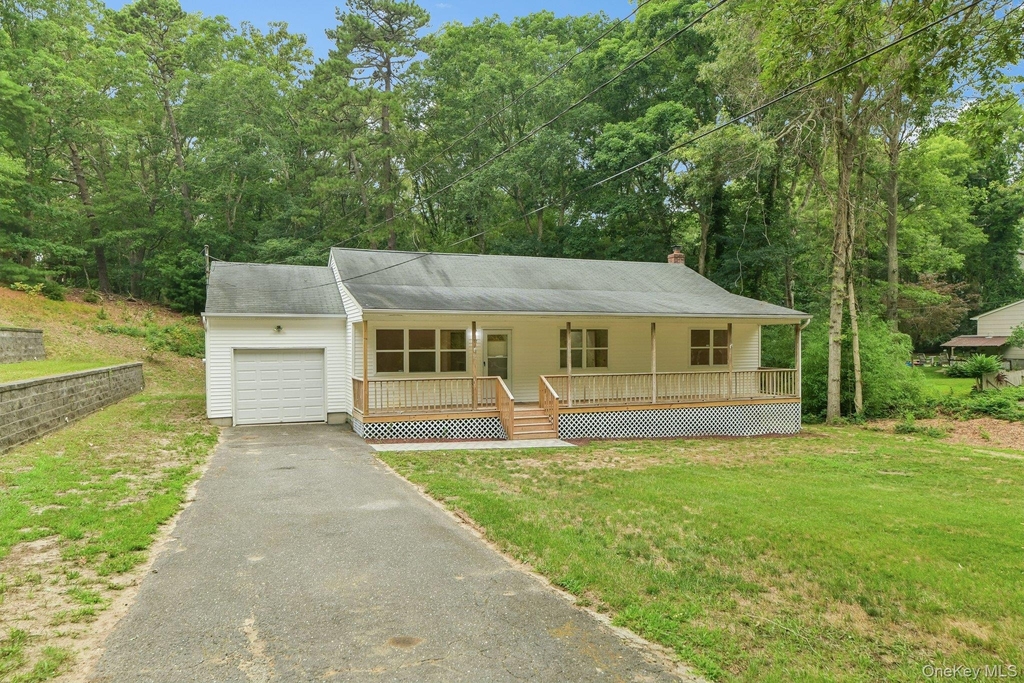 22 Red Maple Road - Photo 1