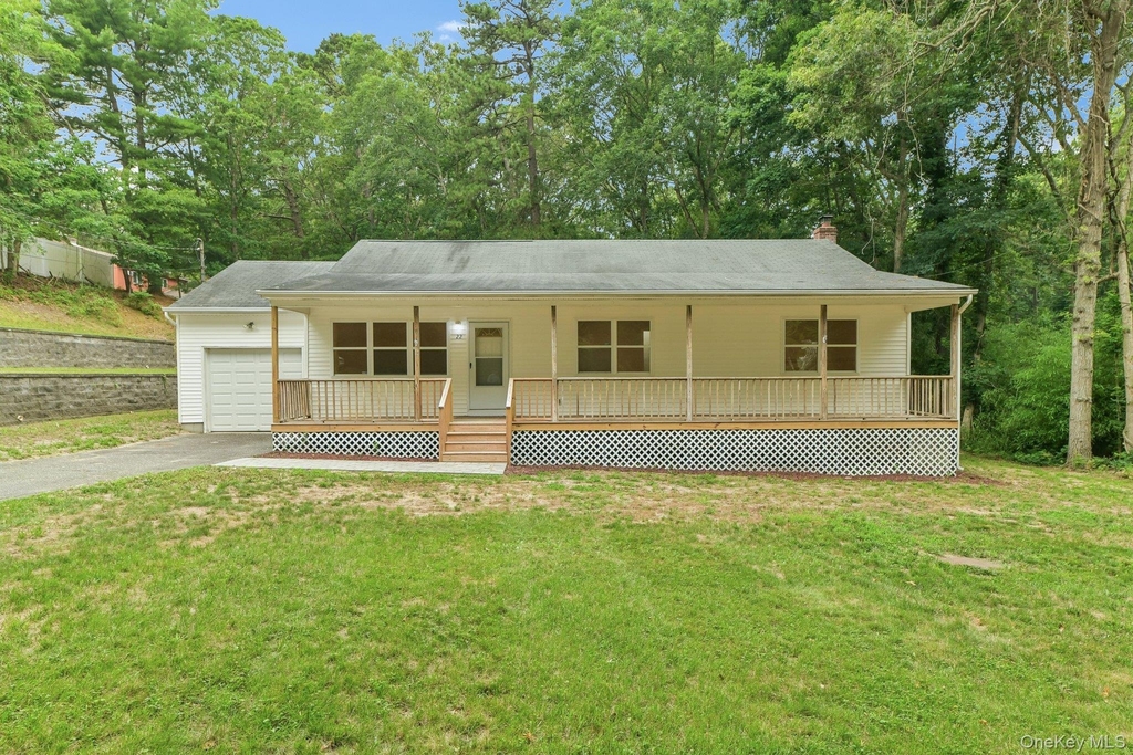 22 Red Maple Road - Photo 0