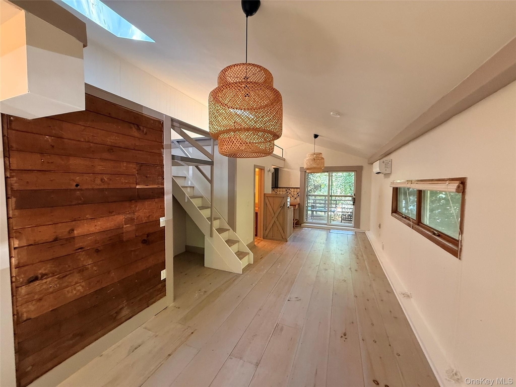 331 Thompson Street - Photo 9