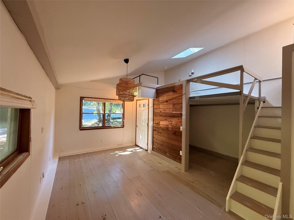 331 Thompson Street - Photo 8