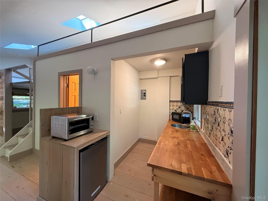 331 Thompson Street - Photo 4