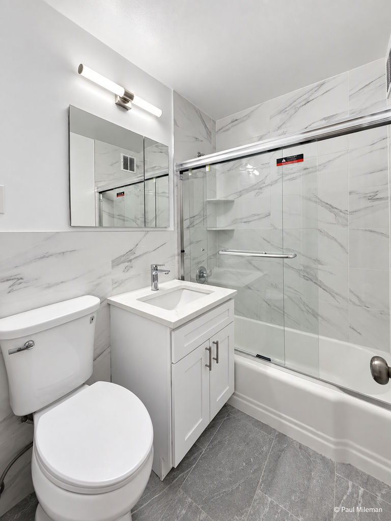  East 10th Street - Photo 4