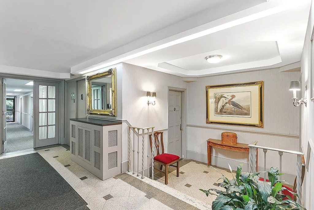 211 E 35th Street - Photo 9