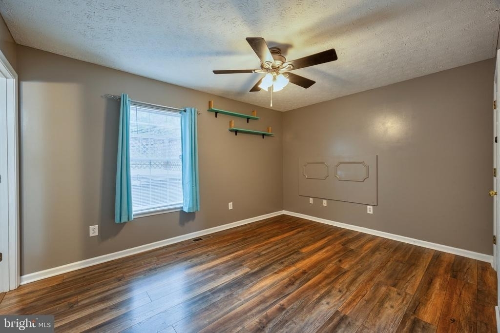 2445 Massanutten - Photo 8