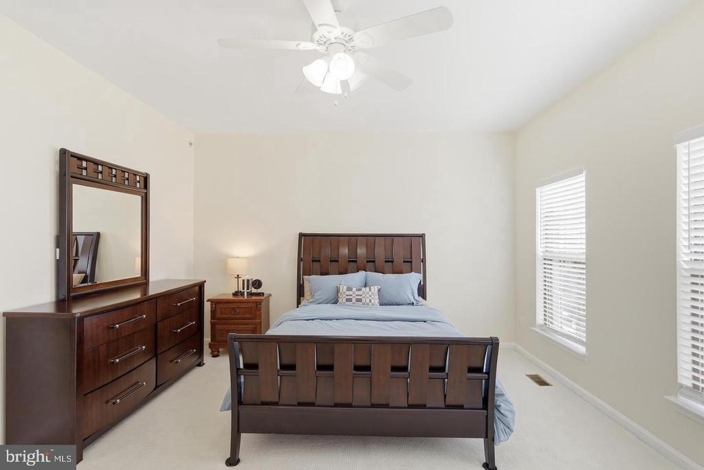 7931 Crescent Park Drive - Photo 17