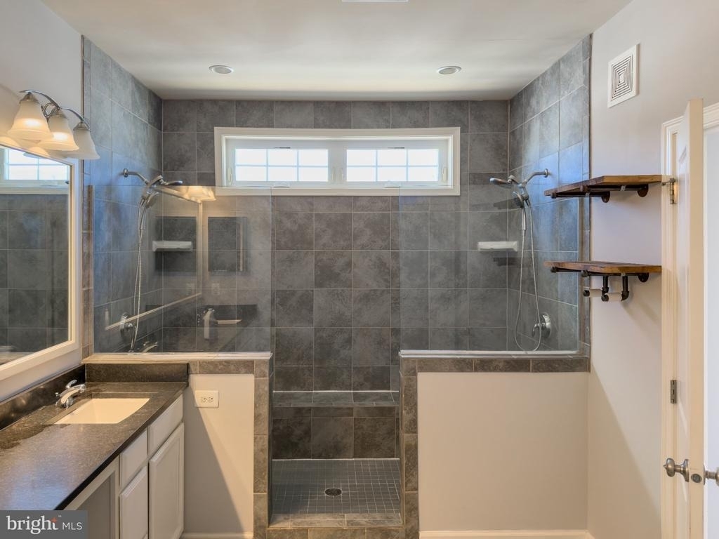 23548 Buckland Farm Terrace - Photo 16