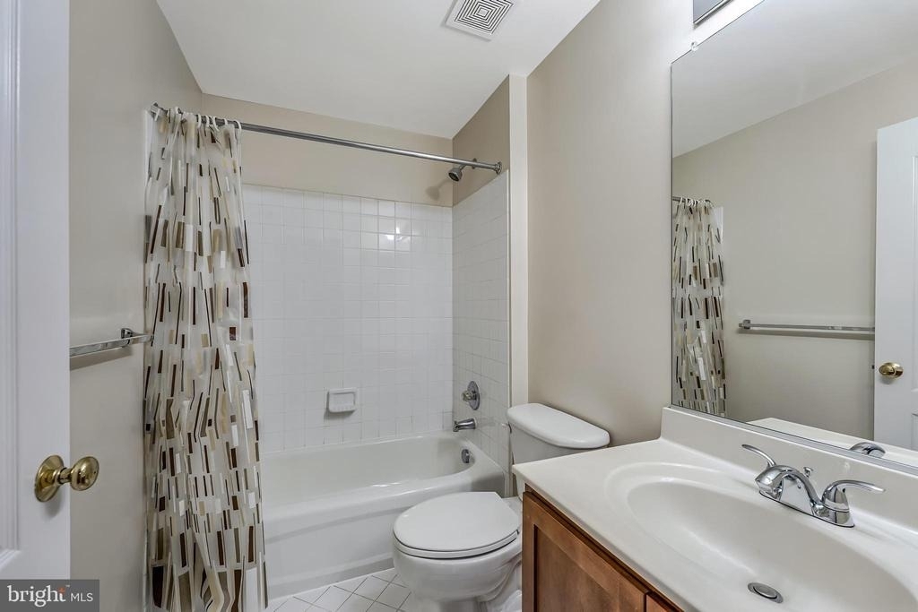 43619 Picketts Corner Terrace - Photo 47
