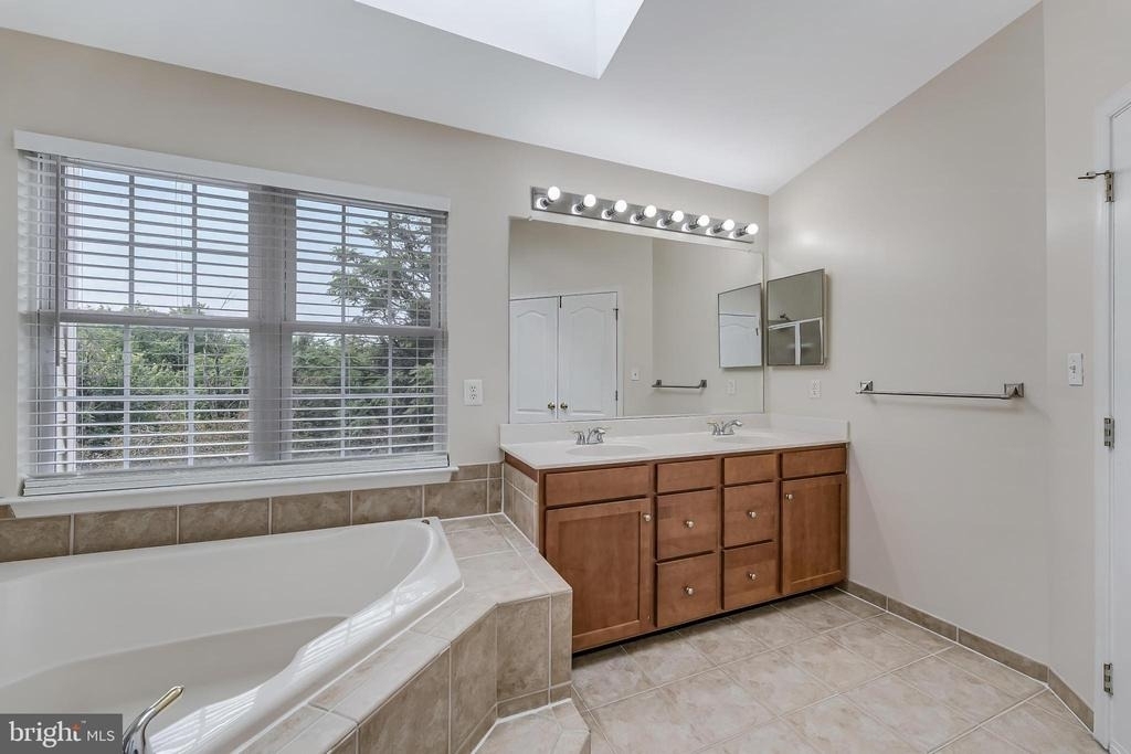 43619 Picketts Corner Terrace - Photo 30