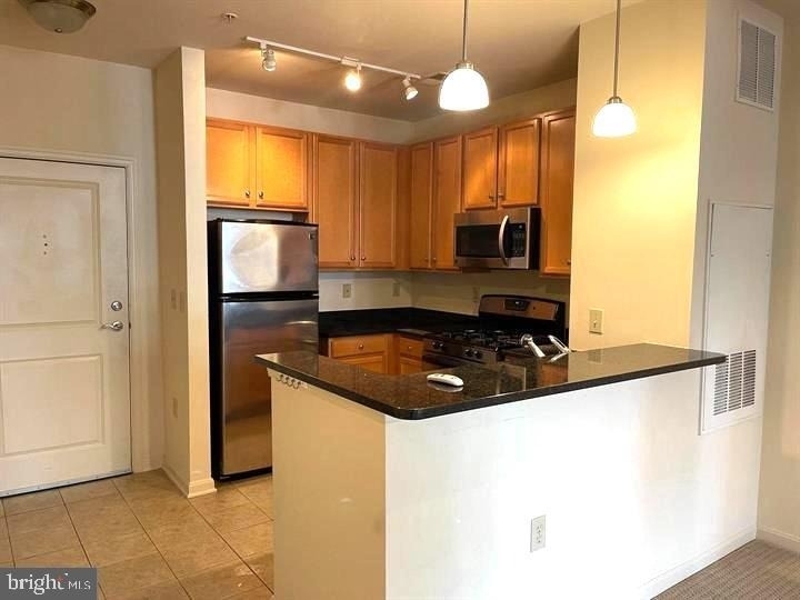 2665 Prosperity Avenue - Photo 2