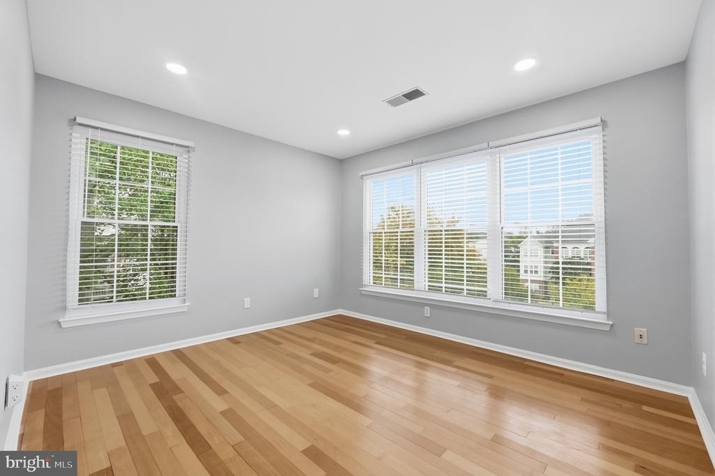 7710 Haynes Point Way - Photo 14
