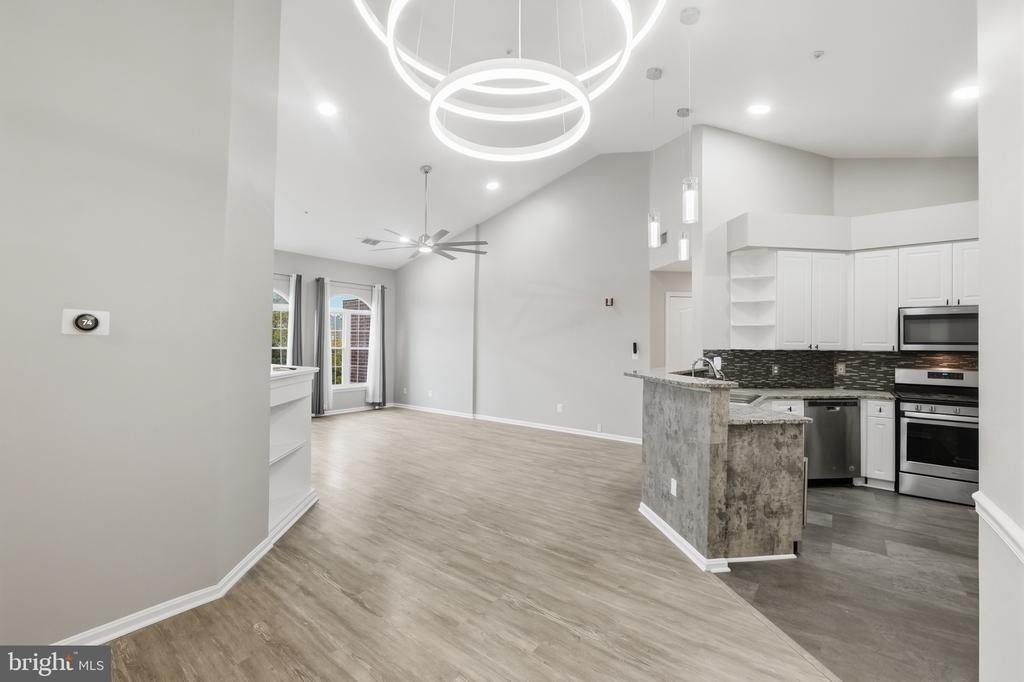 7710 Haynes Point Way - Photo 10