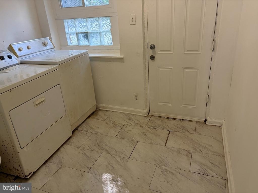 7058 Saybrook Avenue - Photo 18