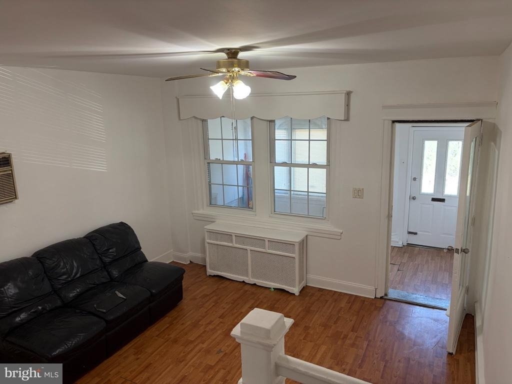 7058 Saybrook Avenue - Photo 2