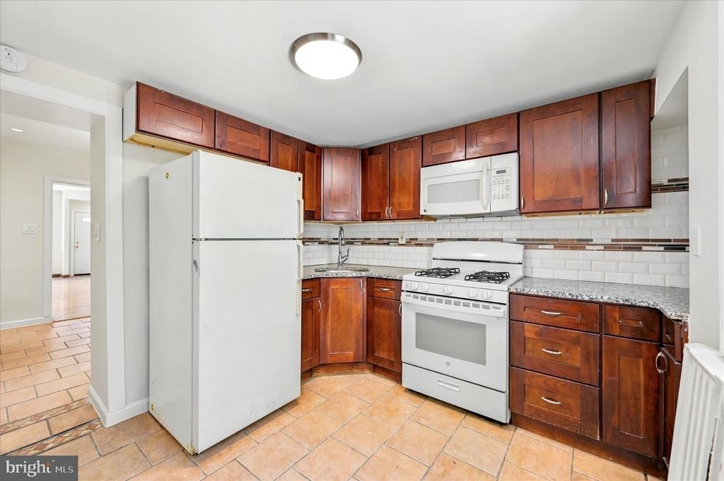 3052 Aramingo Avenue - Photo 3