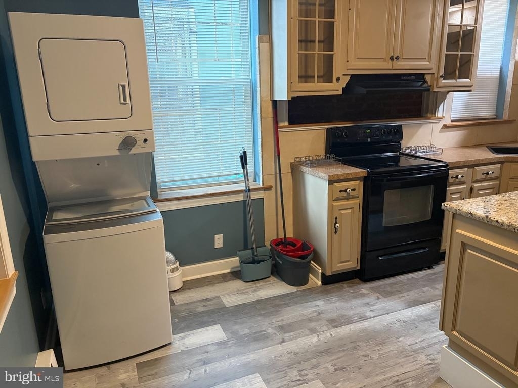 3133 N Front Street - Photo 2