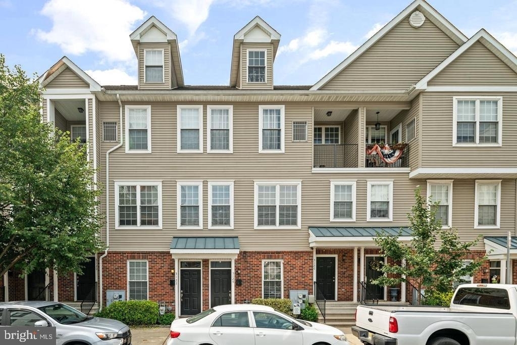 3124 W Master Street - Photo 0
