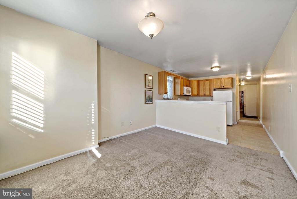 1942 Wolf Street - Photo 2