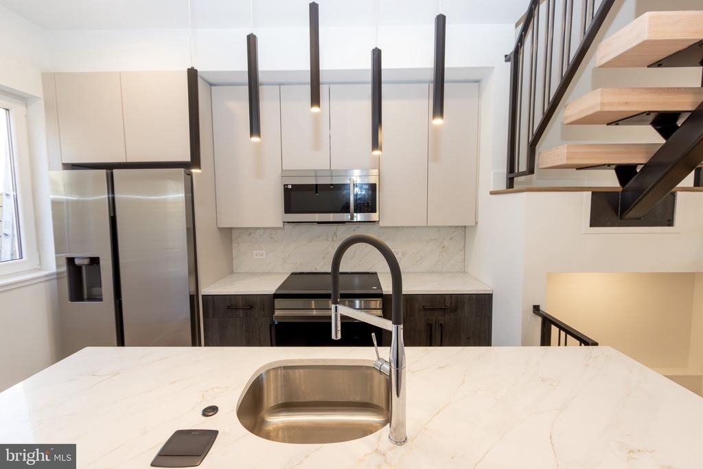 1544 N Darien Street - Photo 4