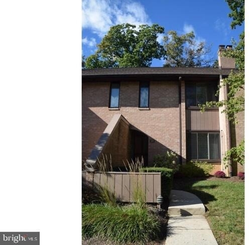 112 Woodgate Lane - Photo 0